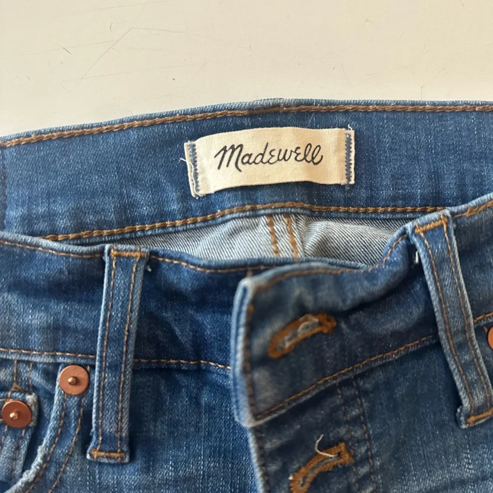 Madewell Button Fly Chewed Hem Kick Flare Cali Demi-Boot Jean in Bronson Wash 28